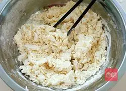 Illustration of how to make bacon rolls 3