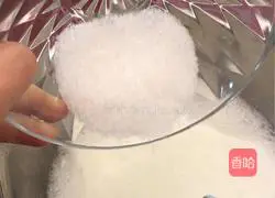 Illustration of how to make orange spotted cake roll 7