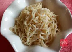 Illustration of how to make braised noodles with diced eggplant and meat 7