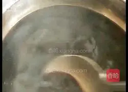 Shanghai local smoked fish recipe illustration 5