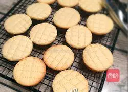 Illustration of how to make condensed milk thin biscuits 9
