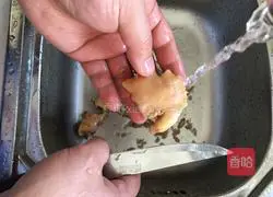 Illustration of how to make braised chicken wing roots 2