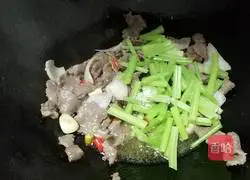 Illustration of how to make stir-fried beef 9