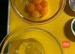 Illustration of how to make matcha cream cake roll 2