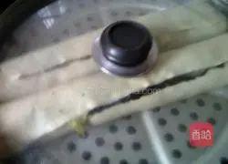 Illustration of how to make seaweed tofu rolls 14