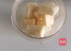 Illustration of how to make bread crumbs 3