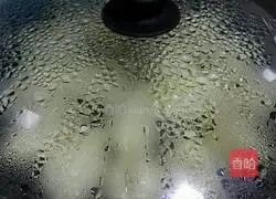 Illustration of how to make pumpkin pot stickers 10