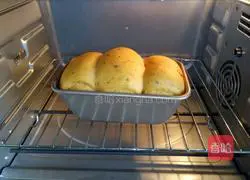 Illustration of how to make red date and pumpkin toast 12