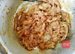 Illustration of how to make dry-fried tenderloin (pork) 4