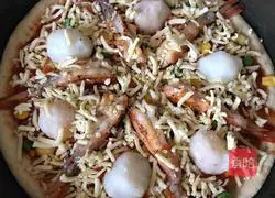Illustration of how to make prawn and fish ball pizza 6