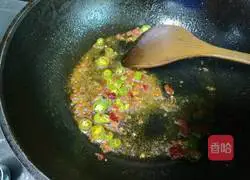 Illustration of how to make fried pork rinds with kimchi 5