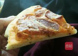 Illustration of how to make double sausage thin crust pizza 11