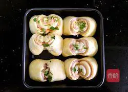 Illustration of how to make salty bread 9