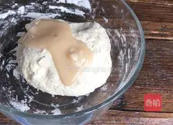 Illustration of how to make lard and beef pizza 2