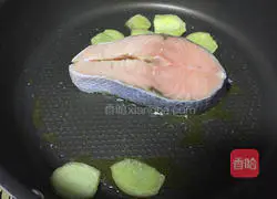 Illustration of how to make pan-fried salmon 4
