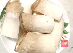 Illustration of how to make hand-shredded king oyster mushrooms (Sichuan and Chongqing flavor) 1