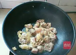 Illustration of Chestnut Braised Chicken 3