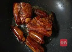 Illustration of how to make pork with pickles and pork rinds 6