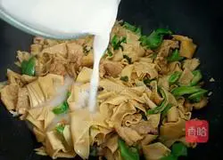 Illustration of how to make hot pepper dried tofu 7