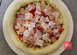 Illustration of how to make ham and bacon pizza 15