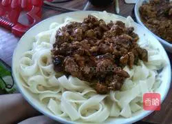 Illustration of how to make noodles with eggs 4