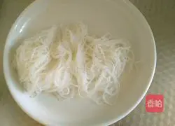 Tomato Beef Vermicelli Soup Recipe Illustration 3