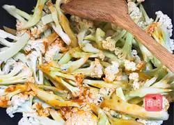 Pizza Illustration of how to make stir-fried cauliflower with sauce 4