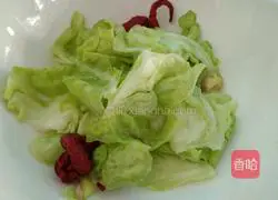 Illustration of how to make kohlrabi kimchi 3