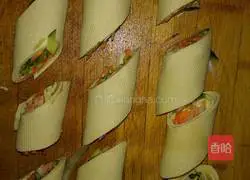 Illustration of how to make shredded pork with Lianhua Beijing sauce 5