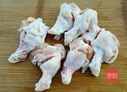 Illustration of how to make Coke-braised chicken legs 1