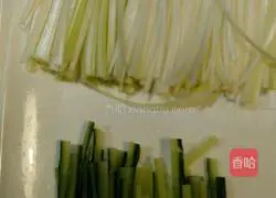 Illustration of how to make garlic white meat 2