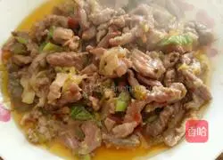 Illustration of how to stir-fry shredded beef 5