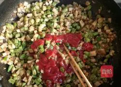 Illustration of how to make braised noodles 4