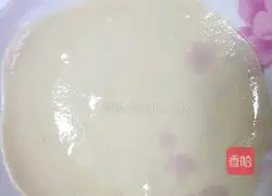 Illustration of how to make shredded pork pancake rolls with Beijing sauce 4