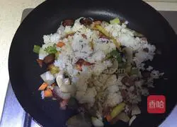 Illustration of how to make bacon and cheese baked rice 4