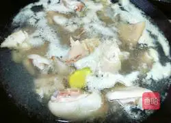 Illustration of Braised Pork Claws 3