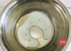 Illustration of how to make chiffon cake 3