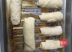 Illustration of how to make butter bread 4