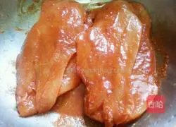 Illustration of how to make pan-fried New Orleans chicken breast 4