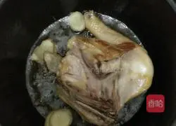 Illustration of rice cooker braised chicken with rock sugar 7