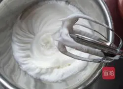 Illustration of how to make clear water cupcakes 3
