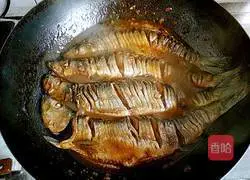 Illustration of how to cook herring in sauce 11