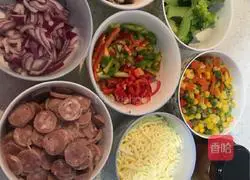 Illustration of making sausage pizza 1