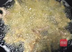 Illustration of how to make fried lychee meat 2