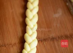 Illustration of how to make flower bread 6