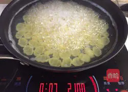 Illustration of Italian shell-shaped pasta 2