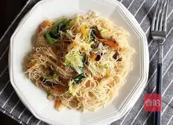 Illustration of how to make Taiwanese fried rice noodles 6