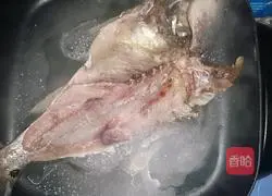 Imitation Illustration of how to make Turkish barbecue version of iced white fish 1