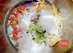 Illustration of how to make carrot and potato shredded cake 2