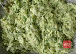 Illustration of how to make green radish meatballs 4